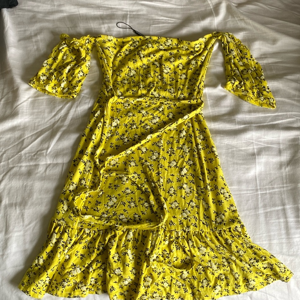 Floral Pretty Little Things Dress Size 4